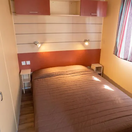 Feriehus Charming In Pataias, 18 M² With Shared Pool.